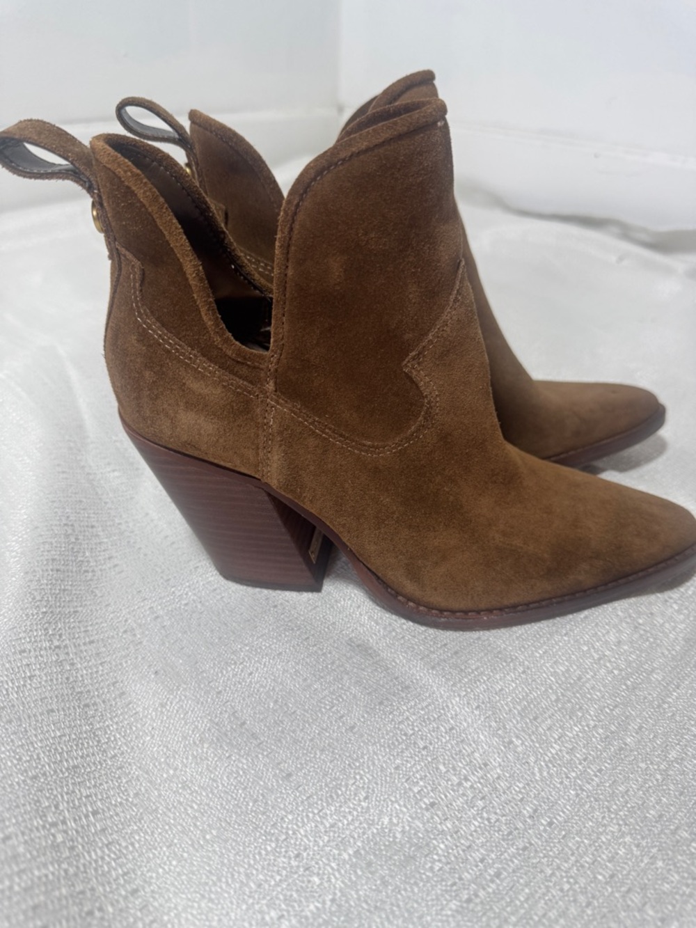 Vince Camuto Brown Suede Ankle Boots Pointed toe Block Heel Western Booties 7 - Picture 6 of 9